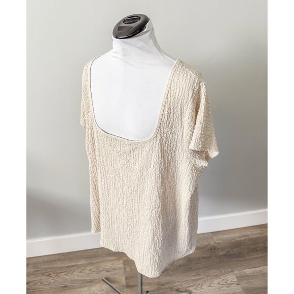 Old Navy Fitted Square-Neck T-Shirt in Textured Ivory - Picture 7 of 9